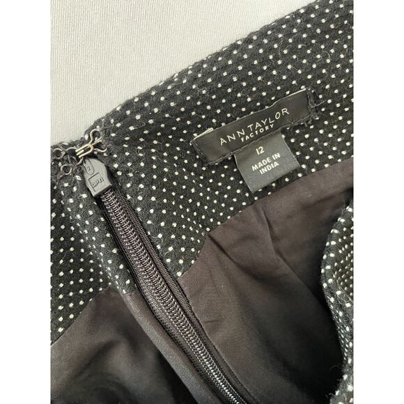 ~ Ann Taylor Factory Skirt 12 Lined Black Dots Zip Hook Slit Pleat Straight - Picture 5 of 15
